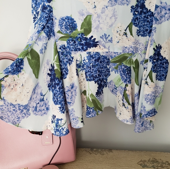 CeCe Women's top - Picture 4 of 4